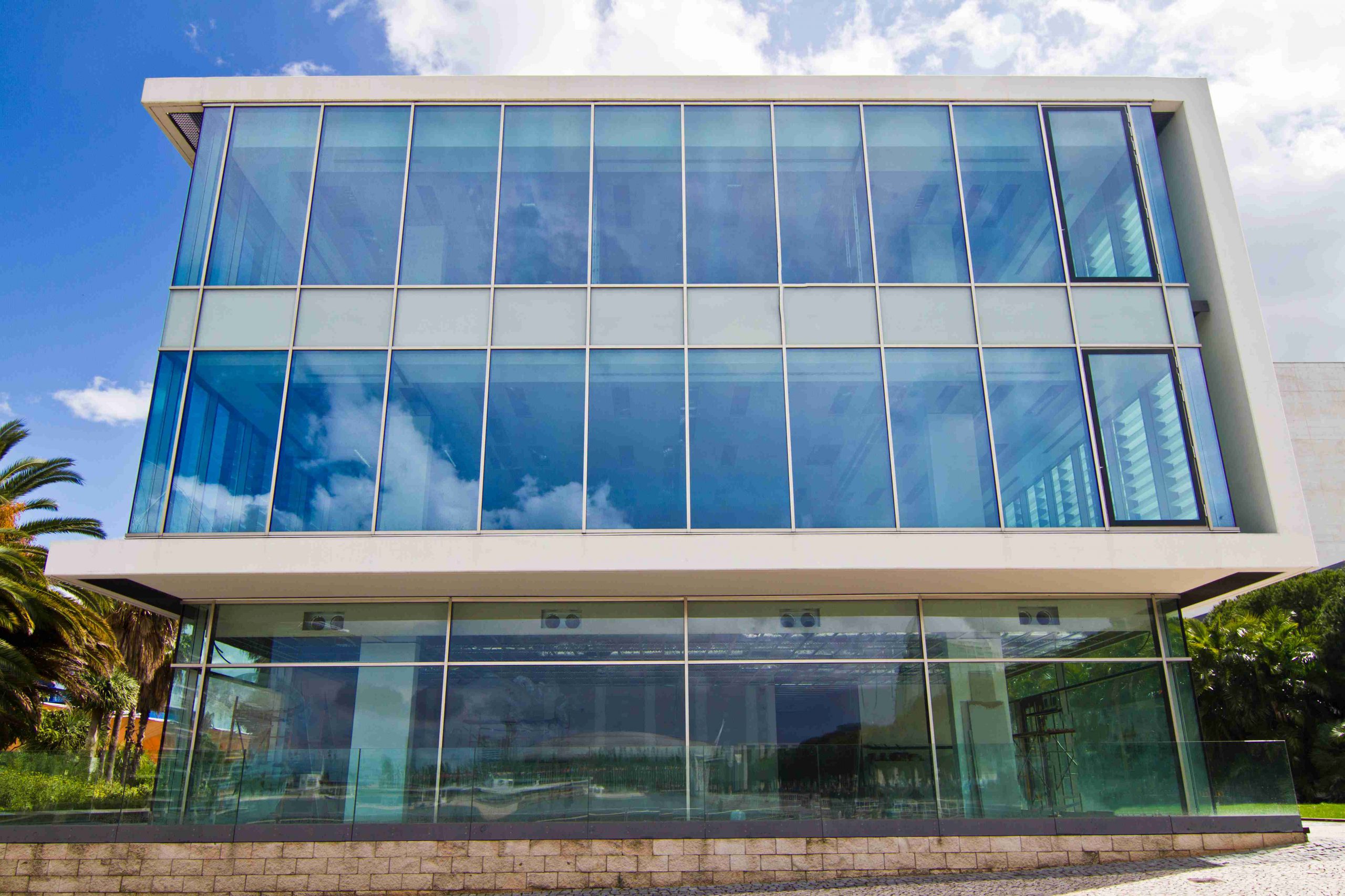 glass-modern-building_11zon